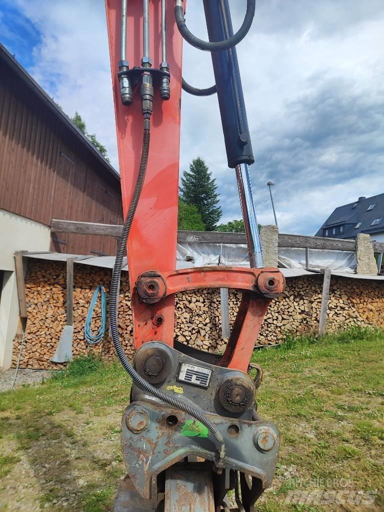Kubota KX 080-4 中型挖掘机