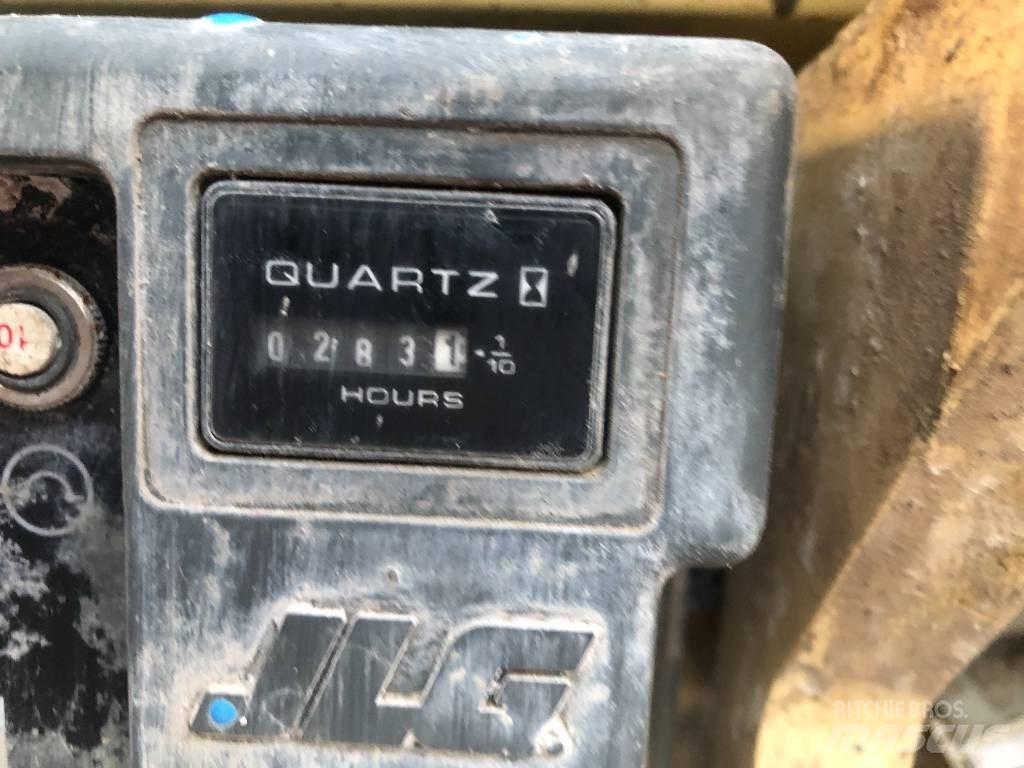 JLG 1930 ES V-2927 客货电梯