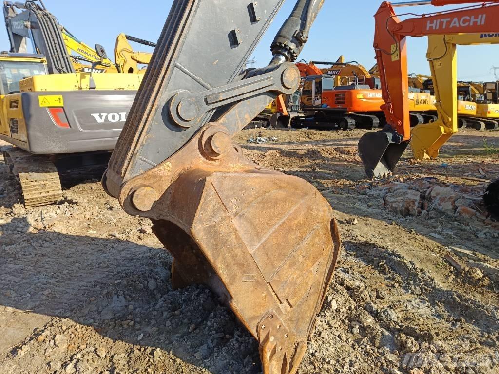 Volvo EC 240 履带挖掘机