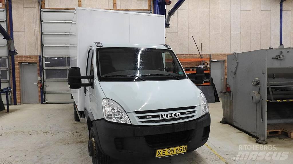 Iveco 65C 18 厢式货车