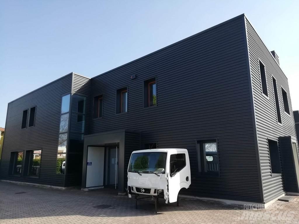 Nissan NT400 驾驶室与内部