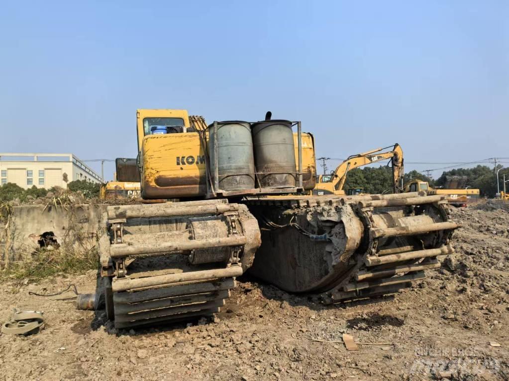 Komatsu PC 200-6 水陆两栖挖掘机