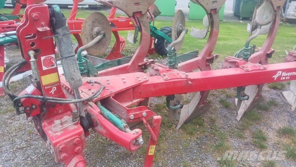 Kverneland EM-200-4 双向犁