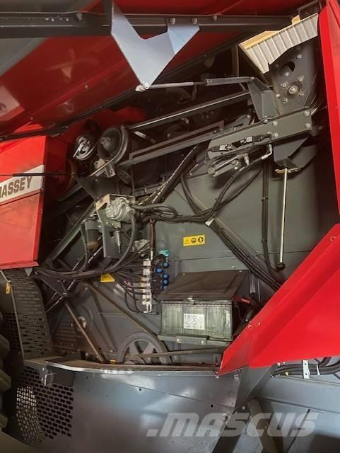 Massey Ferguson 7244 联合收割机