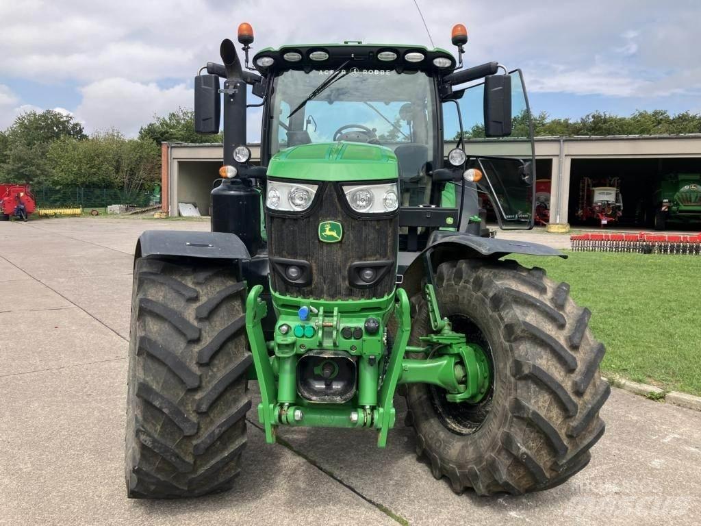 John Deere 6215R 拖拉机/农用车