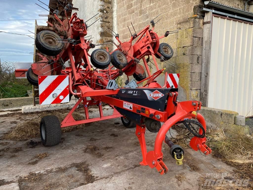 Kuhn GF 7902T GII 犁耙和摊草机