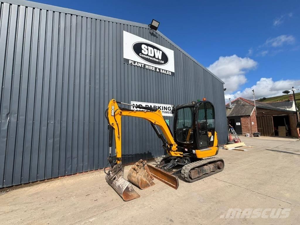JCB 8026 CTS 小型挖掘机