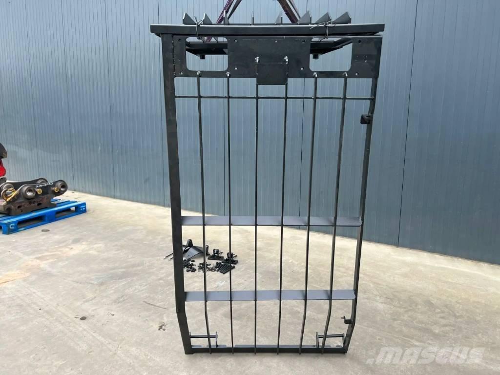 CAT 323D Guard 驾驶室与内部