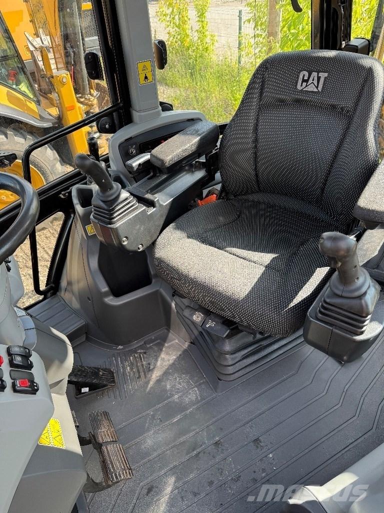 CAT 444 反铲装载机