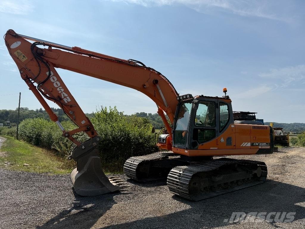 Doosan DX 225 LC 履带挖掘机