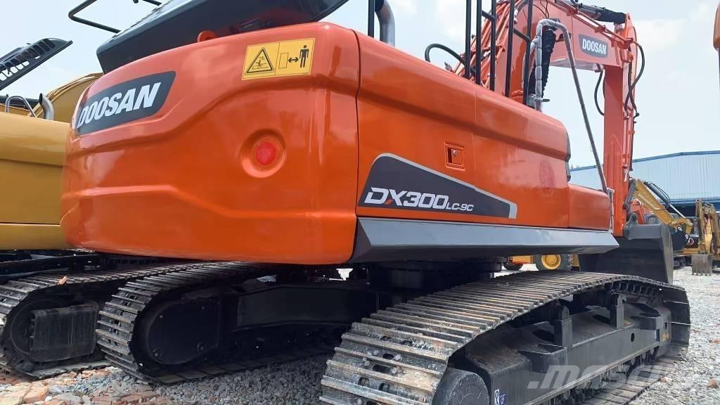 Doosan dx300lc-9 履带挖掘机