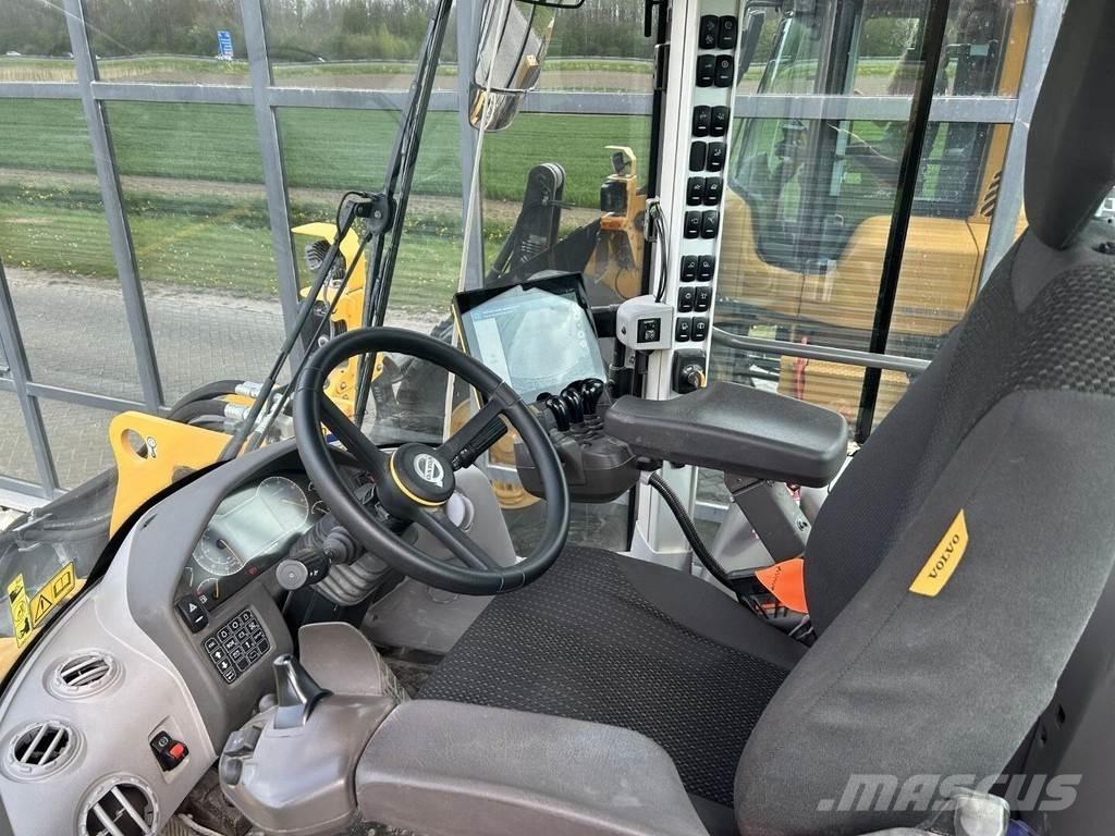 Volvo L110H 轮式装载机