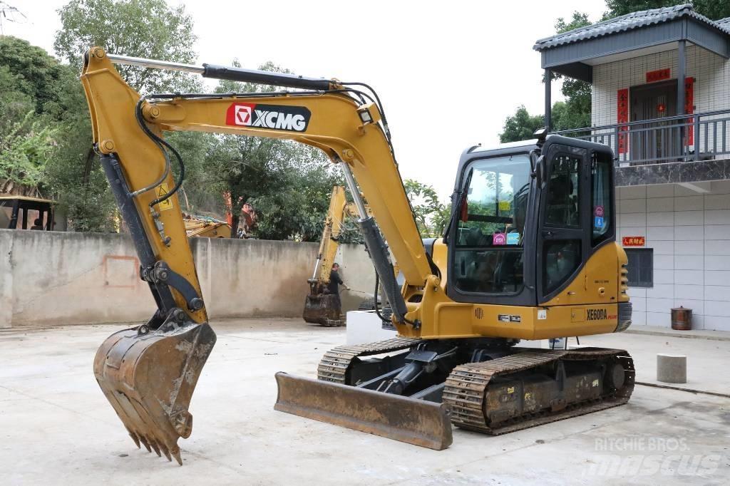 XCMG XE 60 DA 小型挖掘机