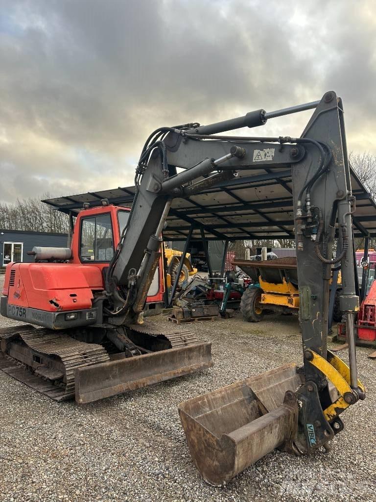 Komatsu PC 75 中型挖掘机