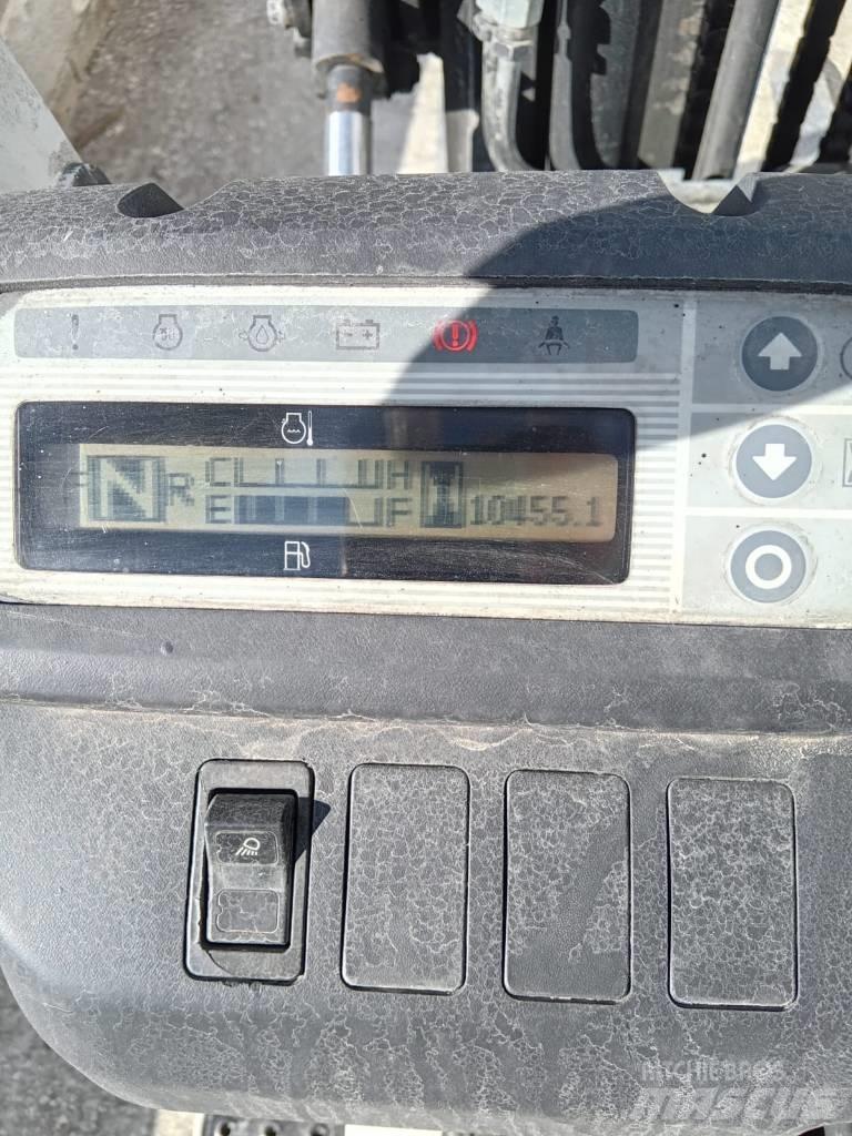 UniCarriers DX 25 柴油叉车