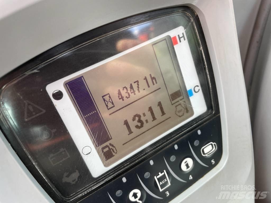 Kubota KX 080-4 中型挖掘机