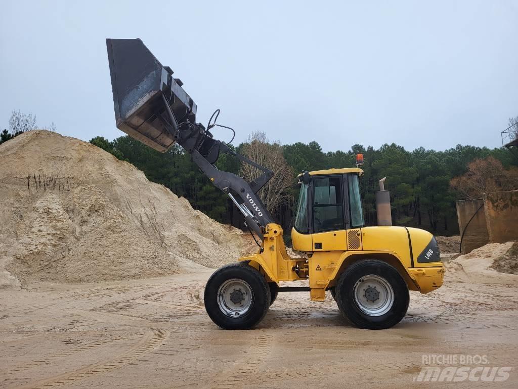 Volvo L 40 B 小型装载机