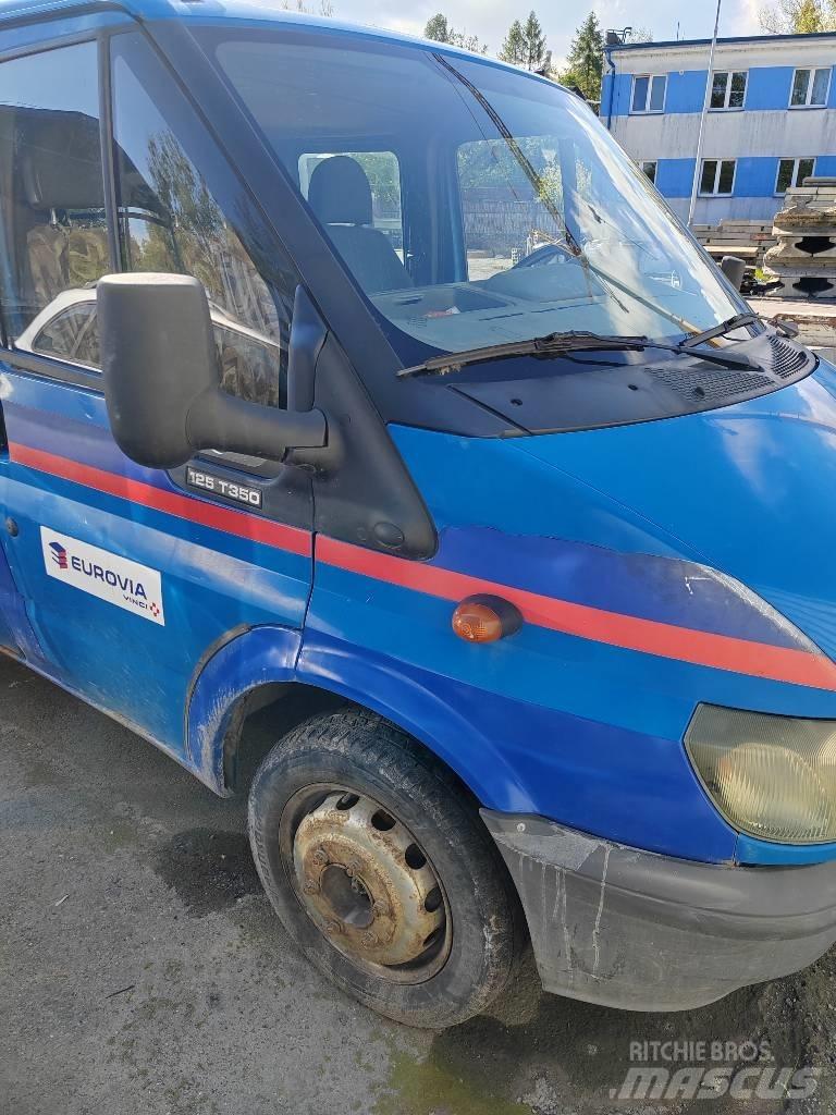 Ford Transit 大型面包车