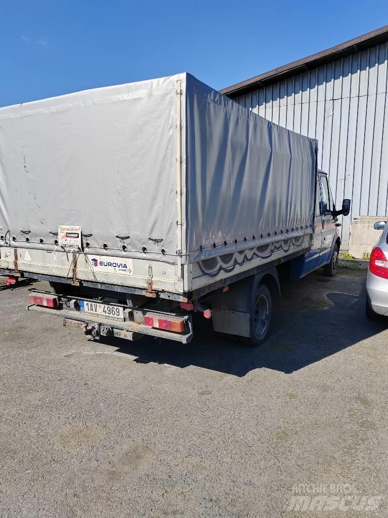 Ford Transit 大型面包车