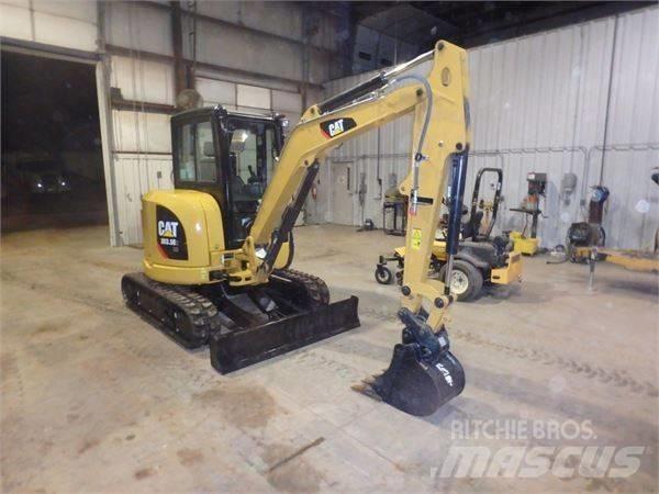 CAT 303.5 小型挖掘机