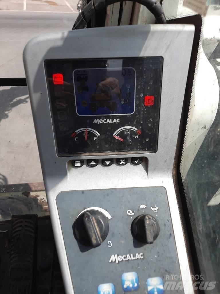 Mecalac 714 MW 轮式挖掘机