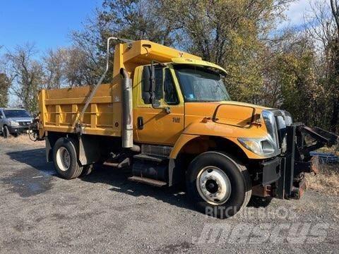 International 7400 自卸式货车