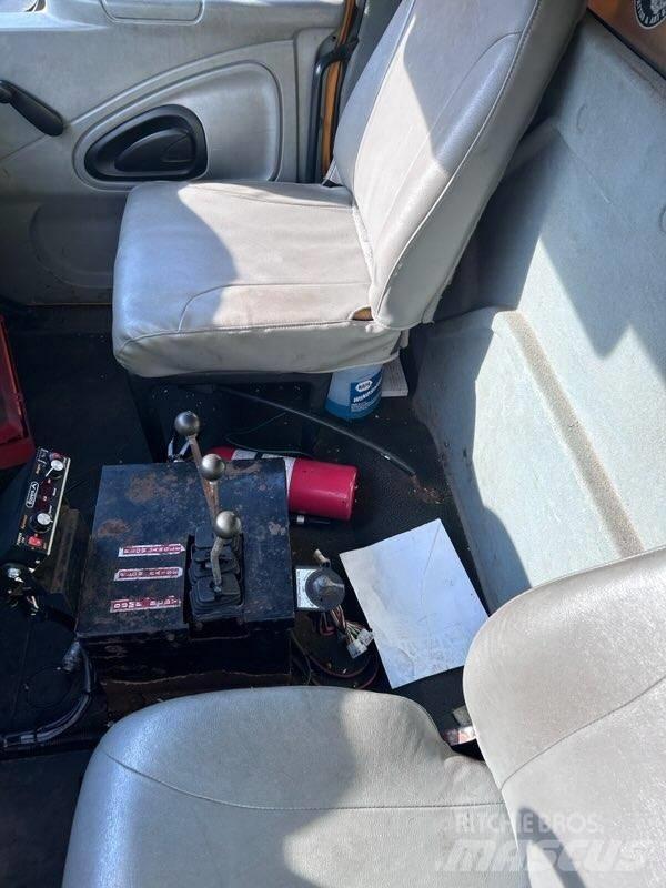 International 7400 自卸式货车