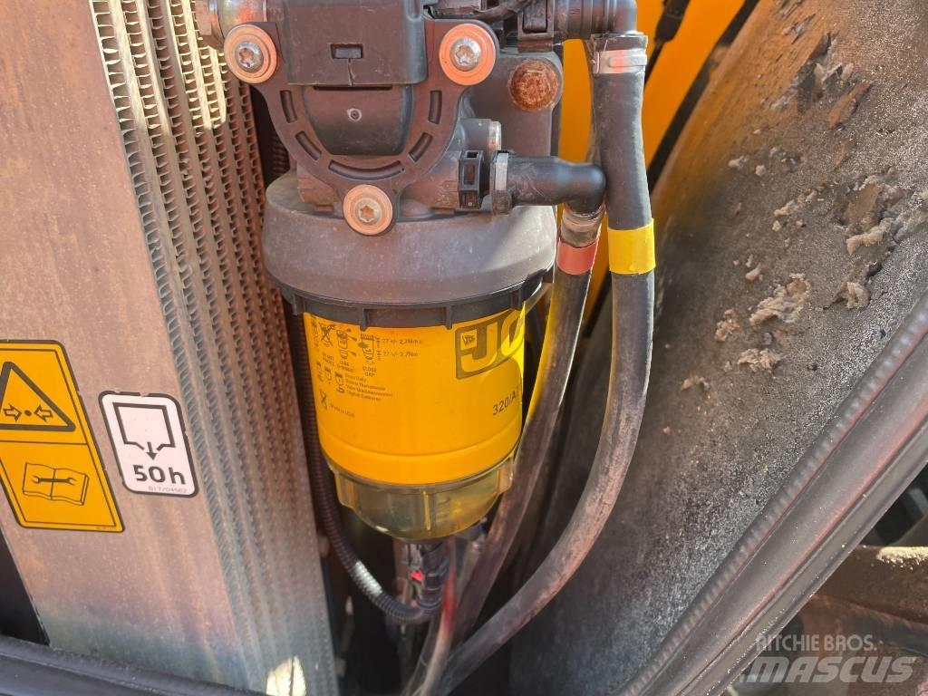 JCB 540-170 伸缩臂叉装车|叉装车