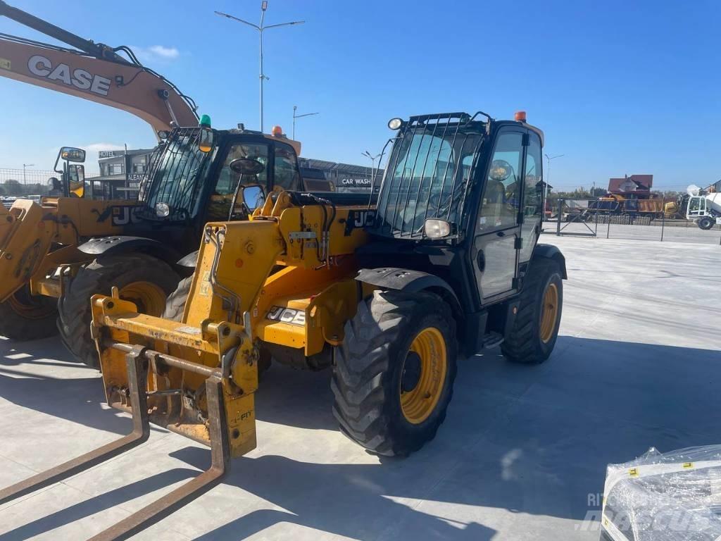 JCB 535-95 伸缩臂叉装车|叉装车