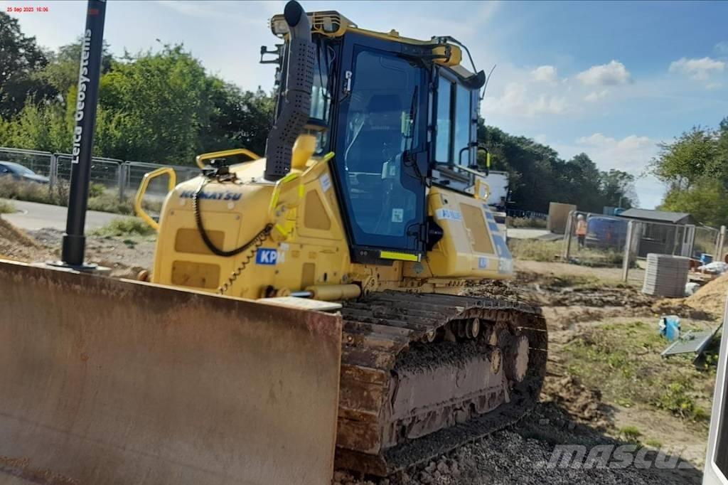Komatsu D51 PX-24 履带式推土机