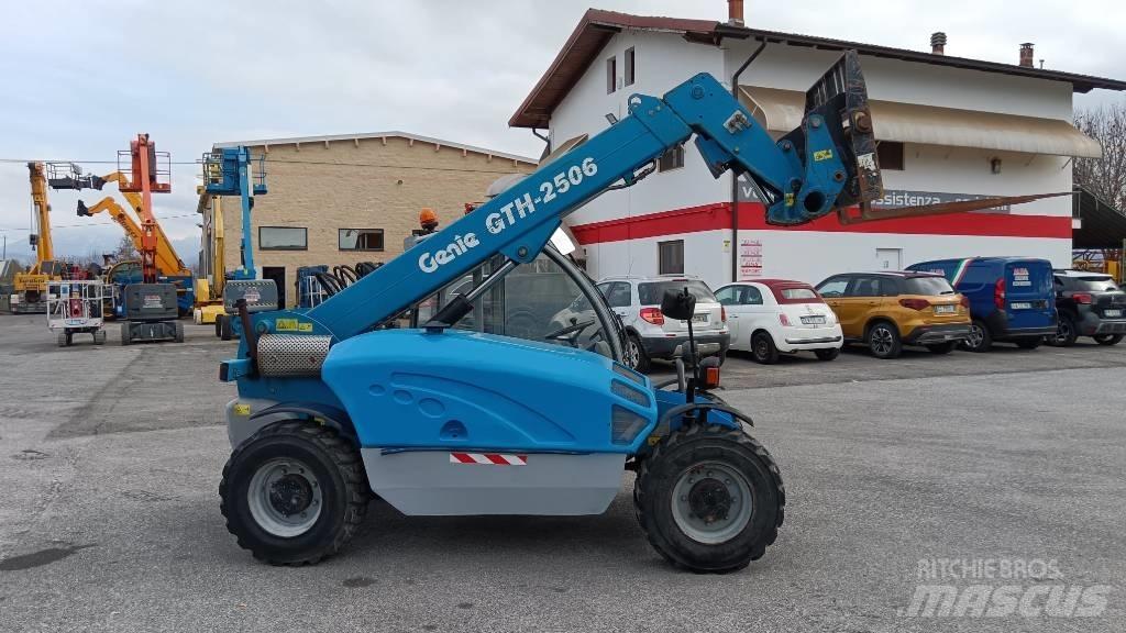Terex Genie 2506 伸缩臂叉装车|叉装车