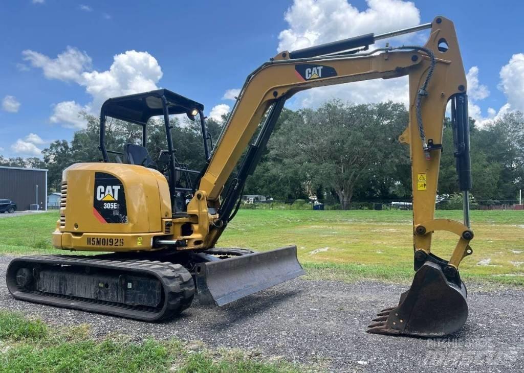 CAT 305E2 CR 小型挖掘机