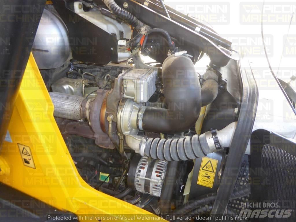 JCB 3CX 反铲装载机