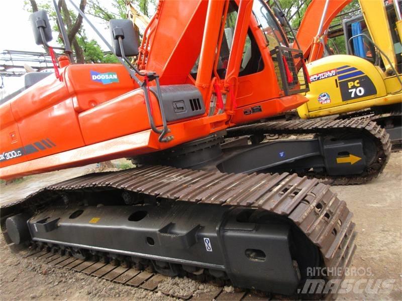 Doosan DX 300 履带挖掘机