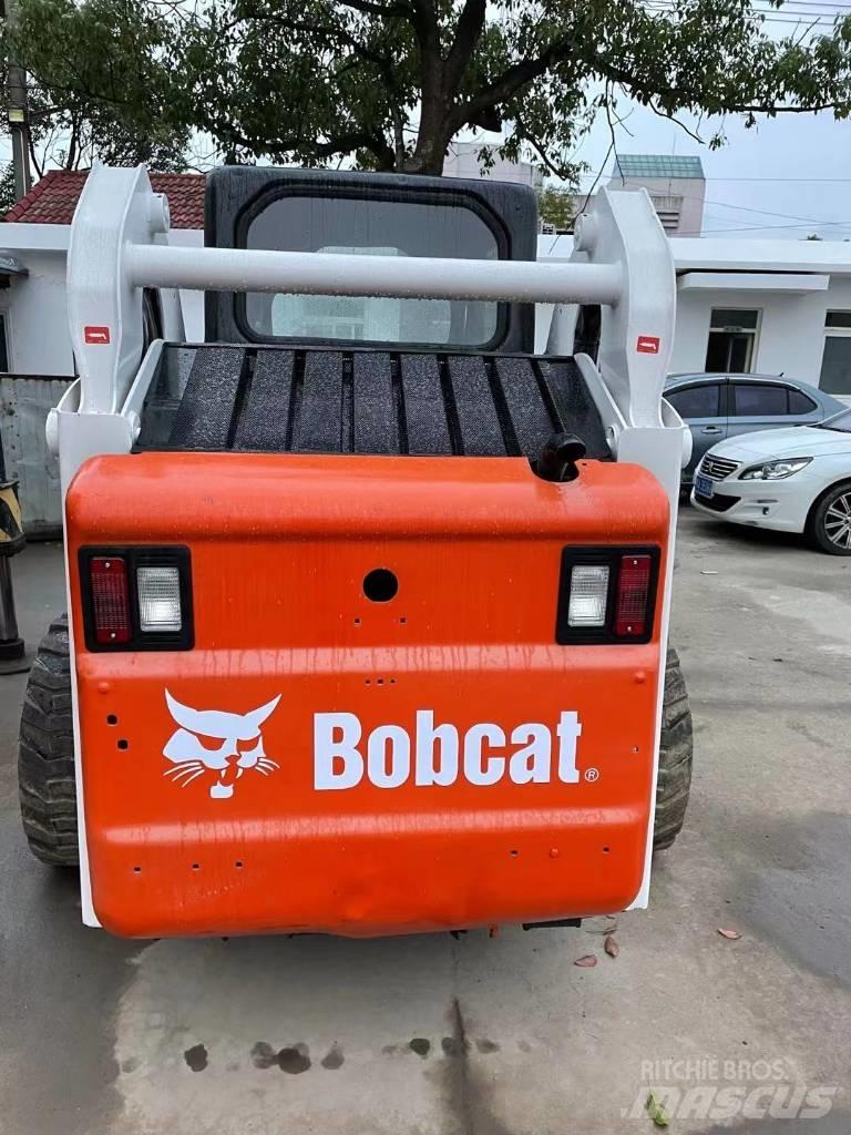 Bobcat S 300 滑移装载机