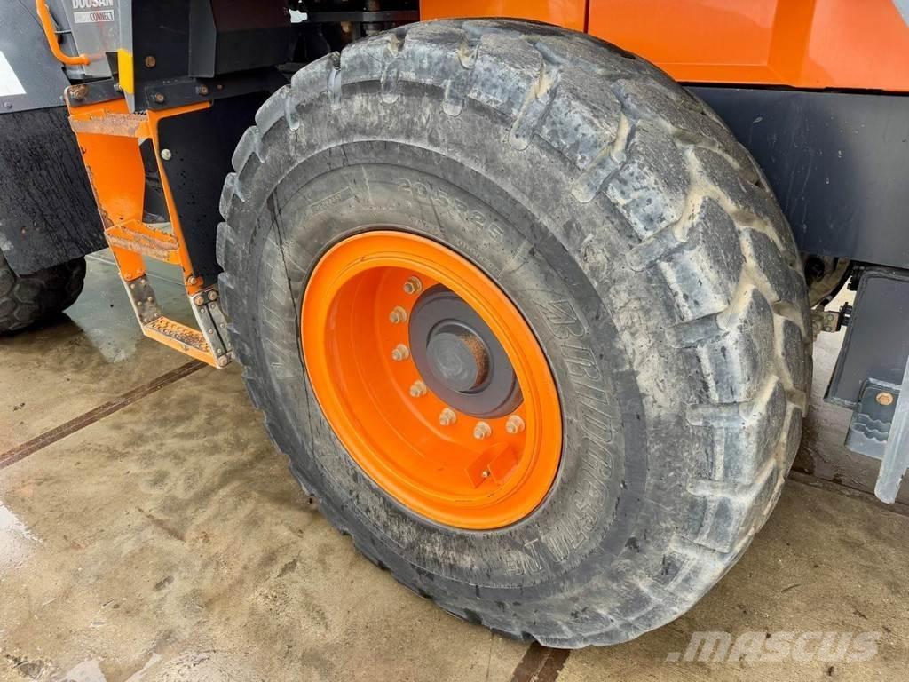 Doosan DL250-7 轮式装载机