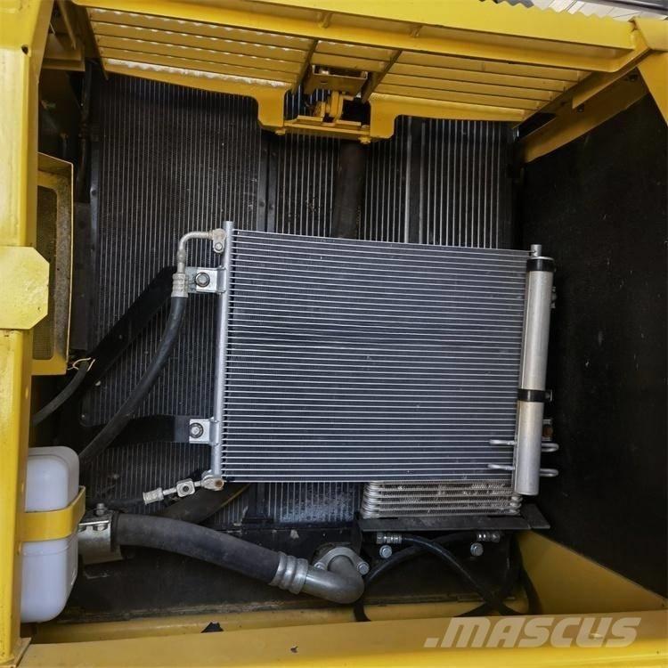 Komatsu PC200-8 履带挖掘机