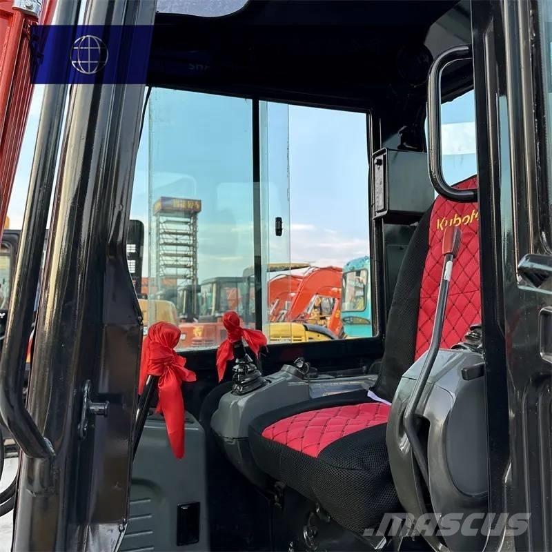 Kubota KX 155 中型挖掘机