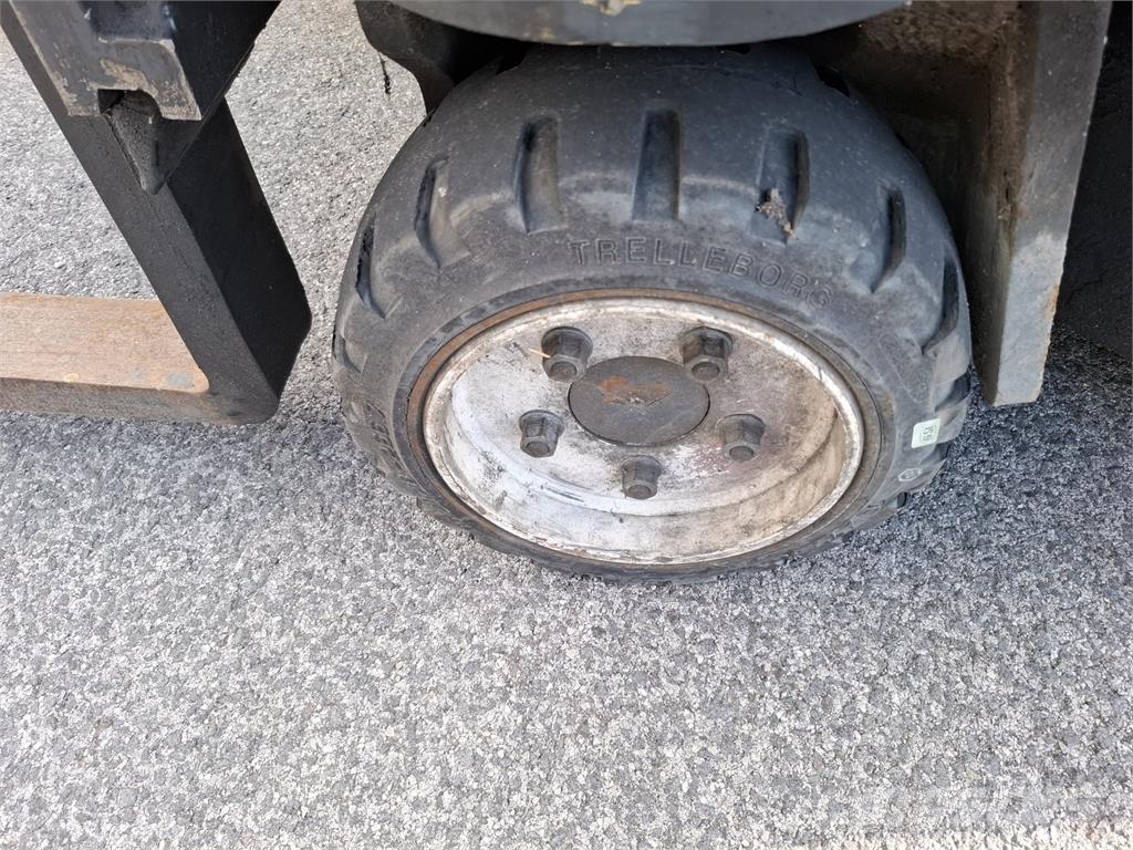 Combilift C3000CB 四轮前移式叉车