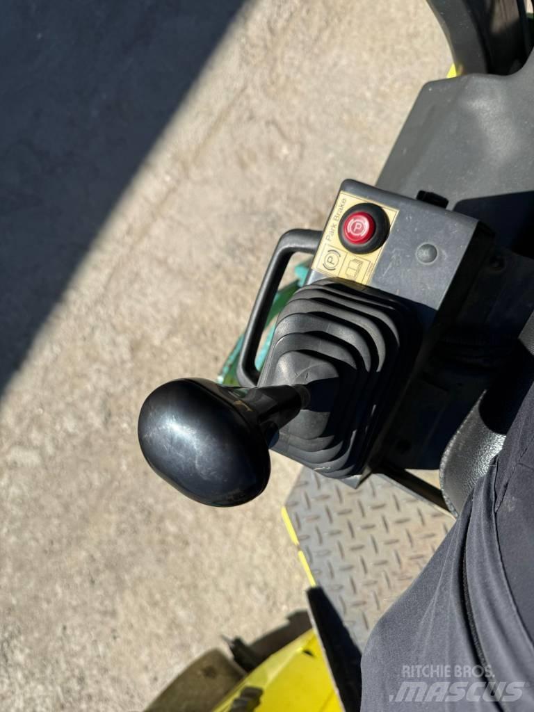 Ammann ARX 26 双轮压路机