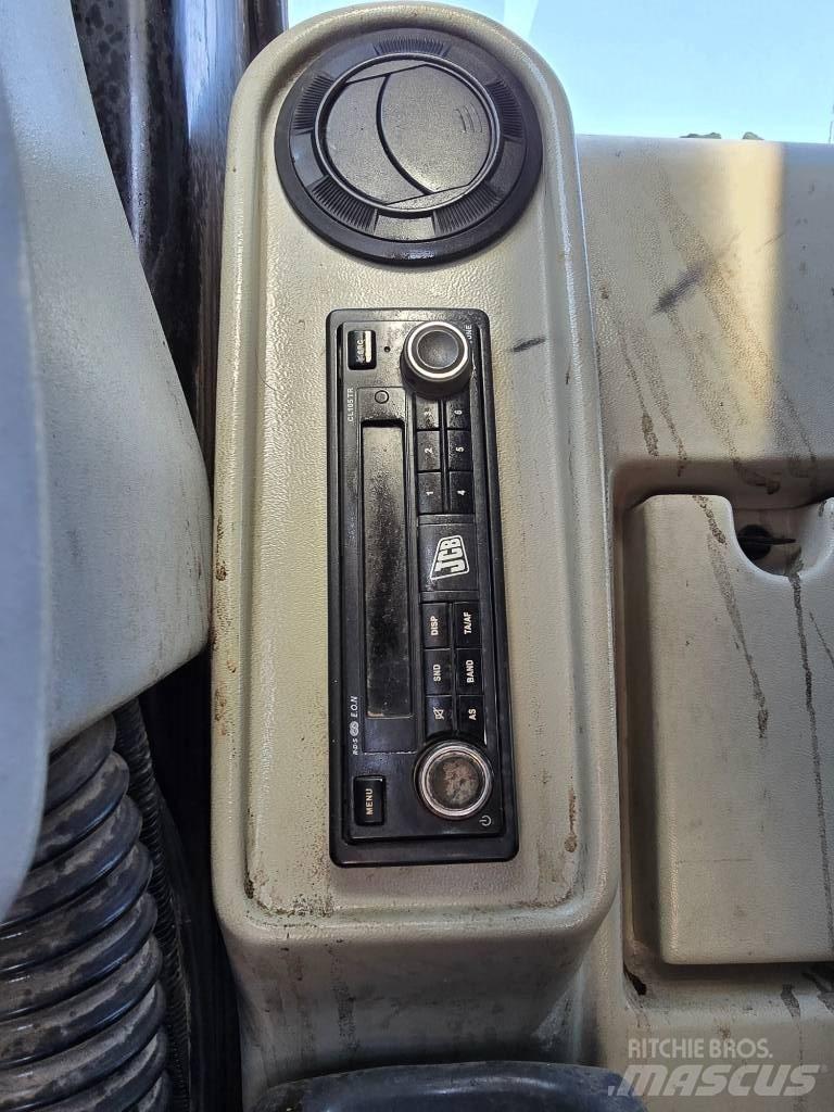 JCB JZ70 中型挖掘机