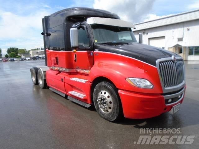 International LT625 牵引车