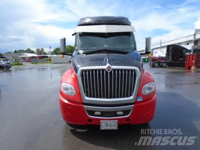 International LT625 牵引车