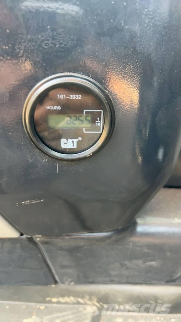 CAT 325 D 履带挖掘机