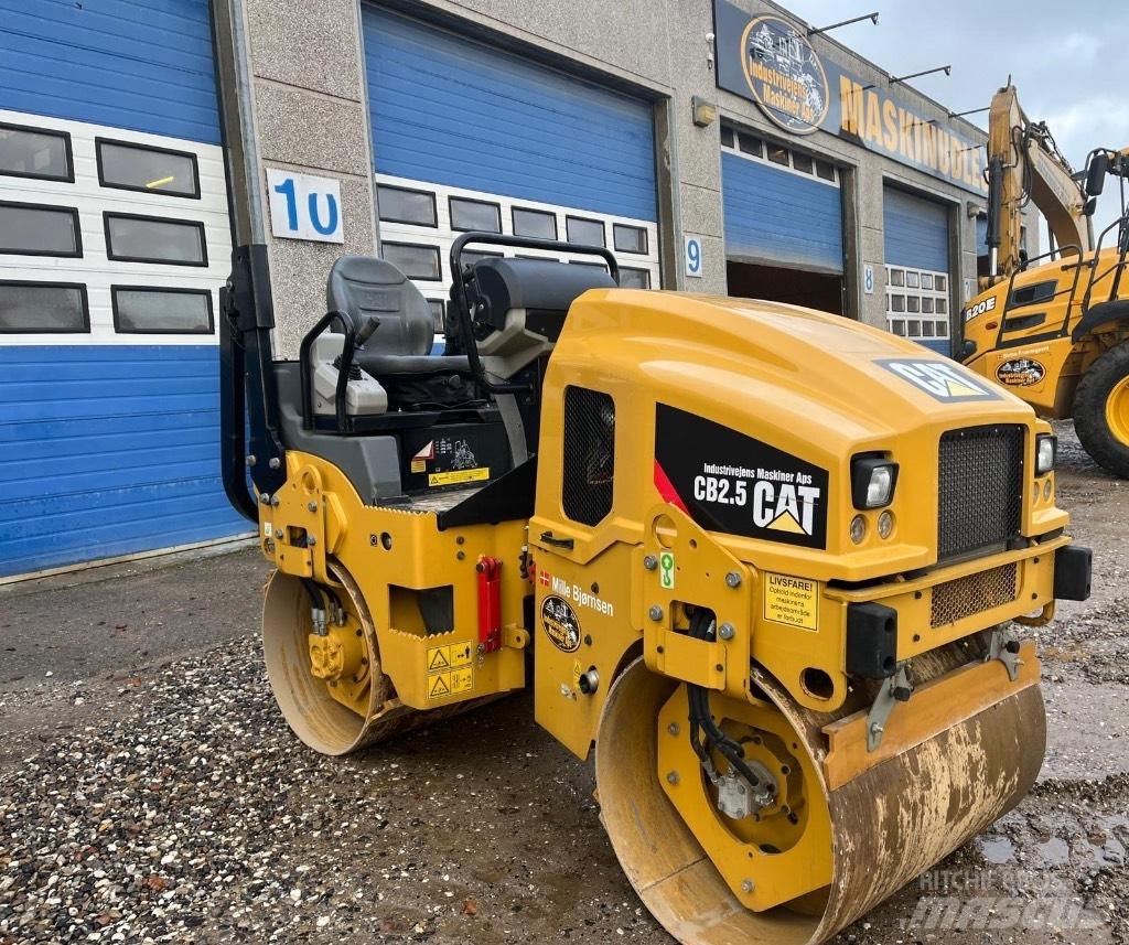 CAT CB 2.5 双轮压路机