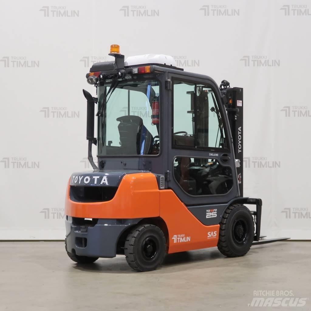 Toyota 52-8FDF25 柴油叉车