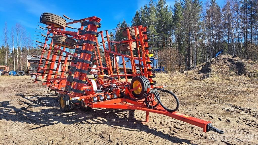 Väderstad Ferox 700 钉齿耙