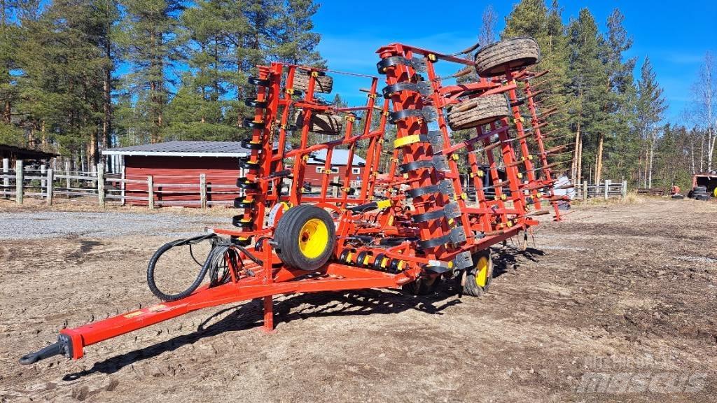 Väderstad Ferox 700 钉齿耙