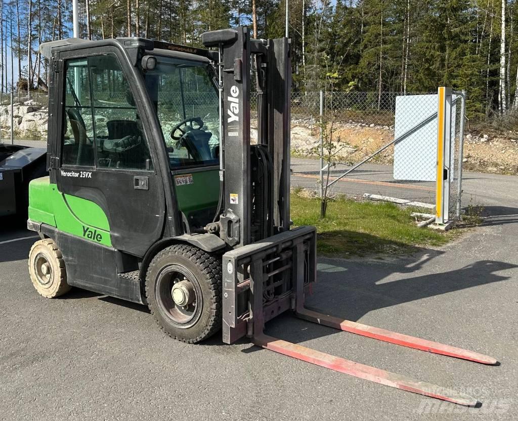 Yale GLP 25 VX 天然气叉车