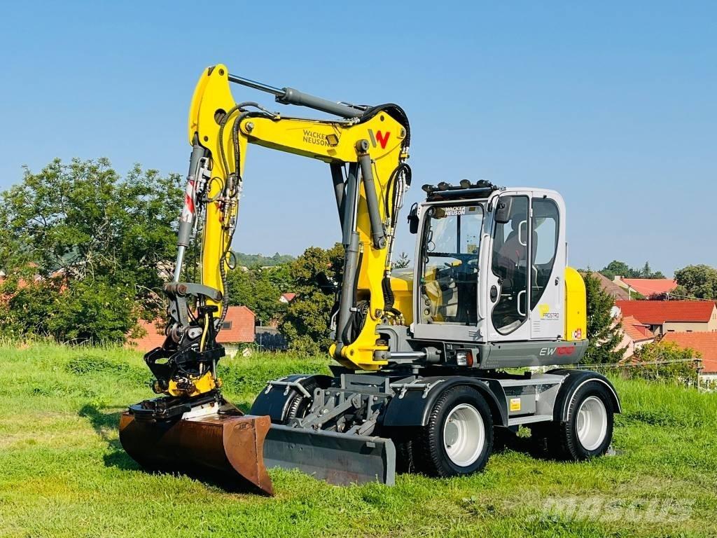 Wacker Neuson EW 100 轮式挖掘机